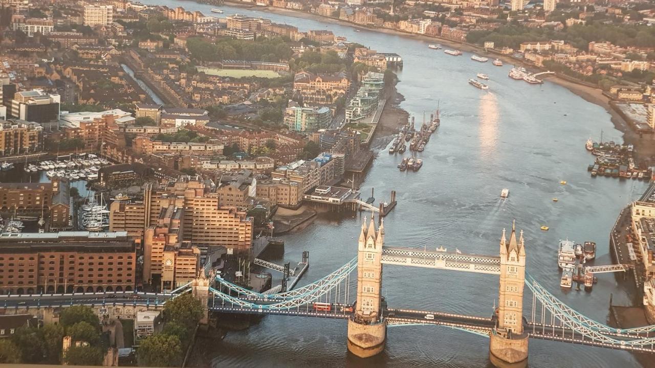 Stunning Massive Bedroom +Direct Thames River View Londres Exterior foto